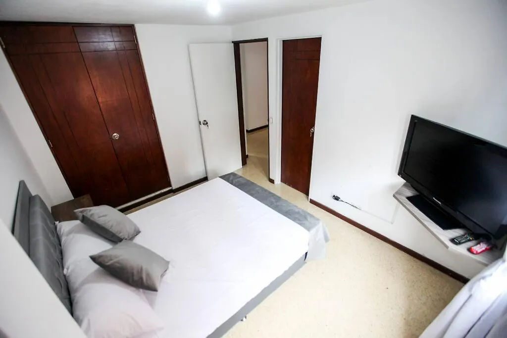 Espacioso Y Comodo Hogar. Medellín 0*,