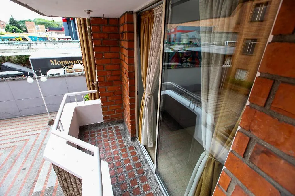 Espacioso Y Comodo Hogar. Medellín Appartement