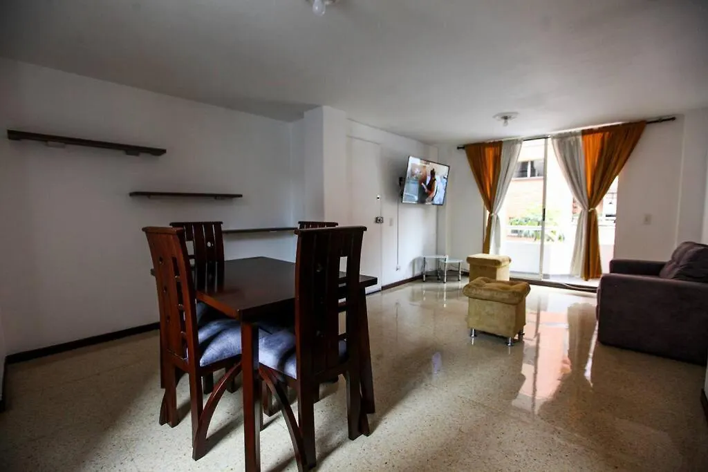 Espacioso Y Comodo Hogar. Medellín